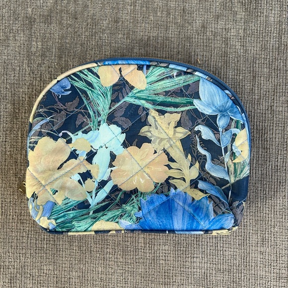 NWOT Oilily Cosmetic Bag Floral Nylon Zipper Makeup Travel Pouch - Picture 3 of 7